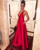フォーマルなVネックのためのエレガントな赤いサテンイブニングドレス