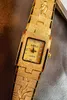 ساعات المعصم 2023 Women's Watch Square Dial Gold Retro Pattern Retro Pattern 24k Movement Movement Small and Former