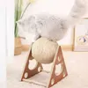 Scratchers Triangle Cat Scratching Ball Hand Wrapped Sisal Rope Ball Pet Furniture Solid Wood Wearresistant Supplies Slipning Paws Toy Cat