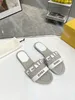 Summer Slipper Man Woman Shoe Luxury Designer Canvas Slides and Black Brown Leather Signature F Letter Sandal Beach Outdoor Shoes Free Frakt