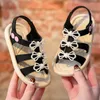 Sandalen Sommer Kleine Mädchen Sandalen 2023 Neue Einfache Nette Rosa Grün Kinder Sandalen Kleinkind Baby Weiche Casual Schule Kinder Schuhe