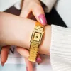 ساعات المعصم 2023 Women's Watch Square Dial Gold Retro Pattern Retro Pattern 24k Movement Movement Small and Former