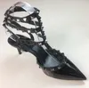 Бренд Сандалии Женщины высокие каблуки заклепки свадебные обувь лето настоящая кожаная тонкая каблука 6 см 8 см 10 см. Упомянутые пальцы высокого качества обуви 34-42