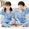 Piżama nastolatka piżama dzieci piżamę satynową twę śpiące długie rękawy Dziewczęta chłopcy nocne garnitury dla dzieci Zestawy odzieży 230503