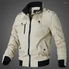 Giacche da caccia Bomber Jacket Men Fashion Casual Windbreaker Coat Primavera e autunno Outwear Stand Slim Military