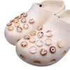 Ayakkabı Parçaları Aksesuarlar Metal 26 İngilizce harfler Takılar Altın Alfabe Jibz Orijinal Dekorasyon Fit Croc Clogs Sandal X Mas Hediyeler 230503