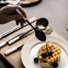 Servis uppsättningar Nordiska servis matbord set rostfritt stål bestick set gaffel sked kniv pinnar uppsättningar sömnad färg kök flatvaror 230503