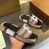 Designer Women Slippers Canvas Sandals Slides Genuine Leather Beige Brick Red Summer Beach Slippers Outdoor Party Classic Sandals333