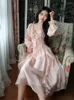 カジュアルドレス2023秋のヴィンテージパーティーミディド​​レス女性ピンクの妖精スタイルの甘い女性バブルスリーブエレガントな夜