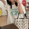 レディースTシャツピンクTシャツ女性服