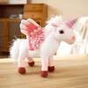 Fabricants en gros 4 couleurs 30cm Licorne Pegasus jouets en peluche dessin animé film et télévision animaux environnants cadeaux d'anniversaire pour enfants