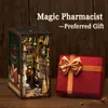 ドールハウスのアクセサリーchutbee diy book nook kit miniature dollhouse book nook touch lights with hurniture for Christmas Gifts Magic Pharmacist 230503