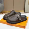Designer Tofflor Mysigt Platta sandaler Kalvskinn Mules Träskor Denim Bokstavstryck Komfort Casual Skor Plattform Lyx Lätt Sandalmode fluffiga sko för kvinnor storlek 35-45