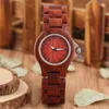 腕時計ミニマリストの赤い木材女性クォーツ時計明るいポインターアナログレディブレスレット木製時計ファッション女性の腕時計