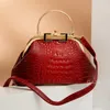 حقائب اليد المسائية للنساء Cocodrilo Estampado Clutch F0 SAC A Femme Maint Luxury Designer Bease Basium Bag Bag Counter