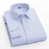 Koszule męskie sukienki z długimi rękawem Formal Mens Sukienki koszule Społeczny kołnierz z kieszonkowym regularnym biznesem Business Smart Casual Shirt for Man P230427