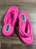 nieuwste slippers Designer Dames slippers dames rubber dikke zool modestijl geschikt voor verschillende plaatsen of buiten 0420