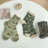 Skarpetki dla kobiet zielone kobiety środkowa rurka Ins Tide Pure Cotton Spring i jesienna japońska retro moda kwiatowa