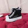 2023 جديد Hot Luxury Designer Mens Shoes Sports Shoes أحذية غير رسمية سفر سفر مسطحة الأحذية منصة الجلود