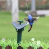 Dekoracje ogrodowe 1PCS Kreatywne słoneczne auto latające hummingbird sztuczne pióra kolor Symulowane ptaki wewnętrzne ozdoby dekoracji zewnętrznej 230504