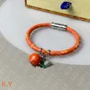 Designer damer armband mode män v bokstav orange läder jordgubbarmband lyx klassiska populära enkla smycken unisex armband ingen låda