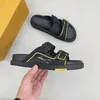 Diapositives de luxe Designer Pantoufles Hommes Sandales D'été Toboggan De Plage De Mode Pantoufles Chaussures D'intérieur Avec Boîte Taille 38-46