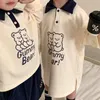 Kläderuppsättningar 2023 Brother Sister Costumes Boys Fashion Pullover Stäng ner krage toppar solida shorts flickor tecknad söt klänningsbjörn klänningar 230504