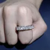 Abay Geometrische Stitching Band Ring met driehoekige kubieke zirkonis Iced cz sieraden bruidsbruggen heren en dameshiphop ringen