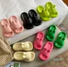 Slippers 2023 Rabbit Fashion Sandals Sandals Women Women Use Eva Anti-Slip Slippers ao ar livre