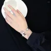 Bangle Renya Vintage Rouille سوار مفتاح الربط الذهبي المطلي بالذهب مفتوح للنساء Men Punk Party