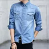 Mäns avslappnade skjortor 2023 Spring Men's Soft Denim Shirt Trendy Fashion Business Cowboy Långärmad dubbelficka män Jean Slim Top W489