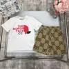 高級デザイナー服セット子供 Tシャツ白モノグラムショートファッション英国ファッションブランド夏の子供の宝物と女の子綿ピンクツーピース 23