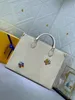 Nuova borsa tote con motivo a farfalla stampata Designer in rilievo Borsa grande media Zaino confortevole di lusso Pacchetto per pendolarismo quotidiano