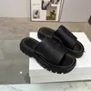 Designer plate-forme sandales femmes talon cuir pantoufles plate-forme Celins glisser caoutchouc sandale été mode dsfas