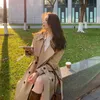 Trench-Coat Femme Automne Hiver Coréen Classique À Double Boutonnage Style Universitaire Lâche Longueur Moyenne Femme Vêtements Tops 230503