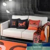 枕カバー手頃な価格の豪華なオレンジソフトスクエアピローハイエンドホランドベルベット片面印刷馬の枕カバー