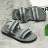 Сандалии Light Men Beach Slippers Летние обувь для водных дышащих повседневных квартир на открытом воздухе 230503