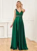 Party Dresses Xuibol Elegant V-hals sjöjungfru Satin Evening Dress Women Bodycon Emerald Green Formal Party Dress Floor Leng Gown Vestido 230504