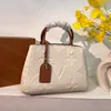 Bolsa de designer feminina bolsa com relevo as bolsas de luxo da moda Flores de couro, cinta ombro de ombro de bolsa de comprovante