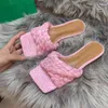 2023 modello piacevole Pantofole da donna Moda Sandali con tacco piatto Trama incrociata Comode pantofole Open Toe Scarpe con punta quadrata Sandali casual estivi Scarpe femminili