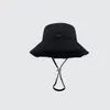 Designer bucket hatt bred brättad hatt mäns och kvinnors sommar strandutflykt solskydd skuggning metall logotyp mode trend canvas rep storleksjustering 8 färger het stil