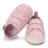 Сандалии для маленьких мальчиков и девочек, повседневные кроссовки, противоскользящие кроссовки на мягкой подошве для первых ходунков для новорожденных, обувь для кроватки для малышей
