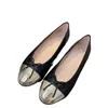 2024 Chaussures de robe de créateur de printemps Ballet Black Fémers Femmes Puteau Pu en cuir Pu Slip on Ballerine Toe rond Dames Shoes de mariage Talon plat