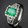 Anelli a grappolo Pietre preziose smeraldo Cristallo verde giada Per le donne Diamanti Anelli Oro bianco Colore argento Gioielli di lusso Regalo di compleanno Bague