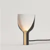 Lampade da tavolo Lampada in metallo stile nordico semplice Designer post-moderno El Personalità Modello Camera da letto Decorazione da comodino