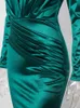 Party Dresses Elegant Wrap V Neck Pleated Wedding Evening Maxi Dress Satin Fullärmad sjöjungfrun Prom Luxury Emerald Green Pink 230504