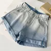 Kvinnors shorts vintage gradient denim shorts kvinnor sommar hög midja bantning rosa korta jeans färgglada casual bred ben flänsande shorts 230504