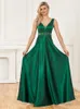 Party Dresses Xuibol Elegant V-hals sjöjungfru Satin Evening Dress Women Bodycon Emerald Green Formal Party Dress Floor Leng Gown Vestido 230504