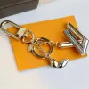 High qualtiy brand Designer Keychain Fashion Purse Pendant Car Chain Charm Bag Keyring Letter logo vTrinket Gifts Accessories