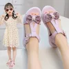 Sommer Kinder Leder Mädchen aushöhlen Prinzessin Sandalen neue Art Mode Kinder weiche Sohle Hochzeit flache Schuhe